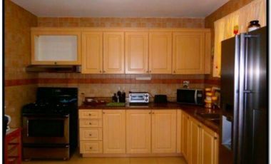 SE VENDE CASA DOS PISOS EN CRYSTAL SPRINGS-2505PG