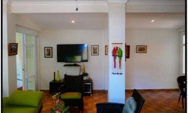 SE VENDE CASA DOS PISOS EN CRYSTAL SPRINGS-2505PG