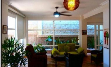 SE VENDE CASA DOS PISOS EN CRYSTAL SPRINGS-2505PG