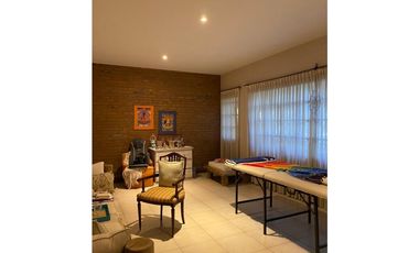 HERMOSA CASA EN LA MEJOR ZONA DE LA BOTA INGENIERO MASCHWITZ