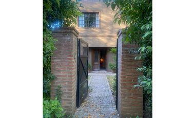 HERMOSA CASA EN LA MEJOR ZONA DE LA BOTA INGENIERO MASCHWITZ