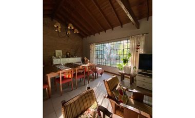 HERMOSA CASA EN LA MEJOR ZONA DE LA BOTA INGENIERO MASCHWITZ