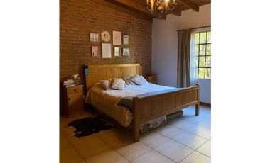 HERMOSA CASA EN LA MEJOR ZONA DE LA BOTA INGENIERO MASCHWITZ