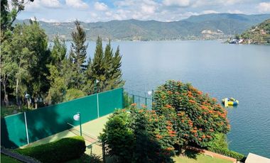 CASA LA PEÑA CON ACCESO AL LAGO