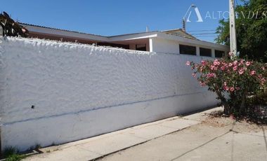 Casa en Venta en Los Perales con Cerro Grande