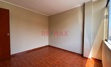 “💰 Invierte En Ate: Casa Con 4 Minidepartamentos Genera Ingresos”