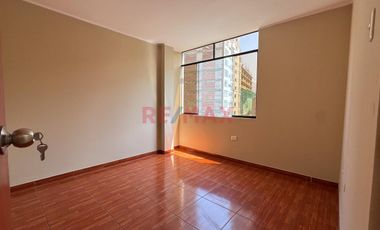 “💰 Invierte En Ate: Casa Con 4 Minidepartamentos Genera Ingresos”