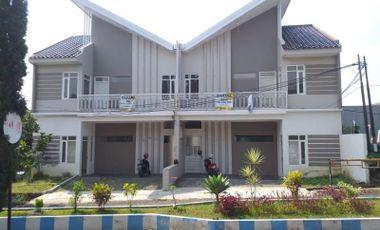 Rumah murah 2 lantai dekat kampus UMM Di villa bukit sengkaling landungsari kota Malang.