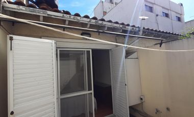 EXCELENTE PH DE 2 AMB AMPLIOS CON DOS PATIOS. MUY LUMINOSO Y AEREADO.