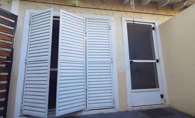 EXCELENTE PH DE 2 AMB AMPLIOS CON DOS PATIOS. MUY LUMINOSO Y AEREADO.