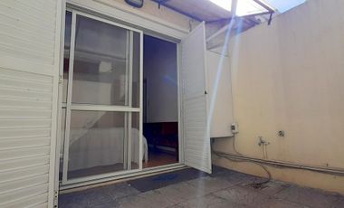 EXCELENTE PH DE 2 AMB AMPLIOS CON DOS PATIOS. MUY LUMINOSO Y AEREADO.