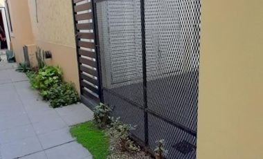 EXCELENTE PH DE 2 AMB AMPLIOS CON DOS PATIOS. MUY LUMINOSO Y AEREADO.