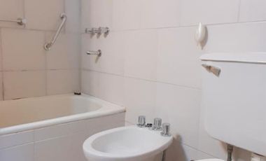 EXCELENTE PH DE 2 AMB AMPLIOS CON DOS PATIOS. MUY LUMINOSO Y AEREADO.