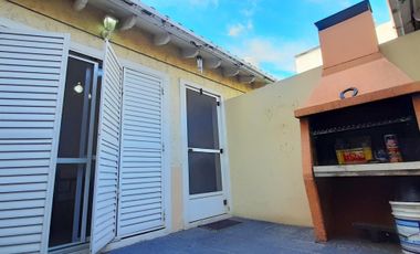 EXCELENTE PH DE 2 AMB AMPLIOS CON DOS PATIOS. MUY LUMINOSO Y AEREADO.