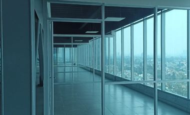 Excelente Oficina Acondicionada en Renta 4494m2. La Viga