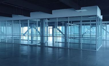 Excelente Oficina Acondicionada en Renta 4494m2. La Viga