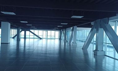 Excelente Oficina Acondicionada en Renta 4494m2. La Viga