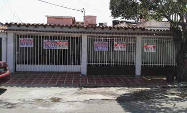 casa en venta en quinta oriental. Cod V17861