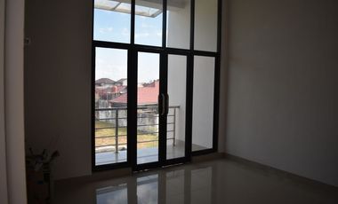 DIJUAL RUMAH SIAP HUNI 2 LANTAI DI JALAN TIUNG 2 SUKAJADI