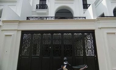 Dijual Rumah Ada Kolam Renang Di Komplek DPR Jln Benda Jagakarsa Jakarta Selatan
