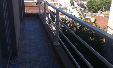 EXCELENTE MONOAMBIENTE MUY LUMINOSO