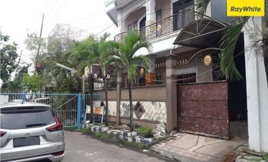 Dijual Rumah Strategis di Villa Bukit Mas, Dukuh Pakis, Surabaya