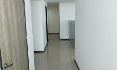 oficina en venta en alto prado. Cod V101030