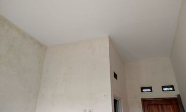 RUMAH CANTIK DALAM PERUMAHAN TEPI JALAN MAGELANG