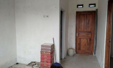 RUMAH CANTIK DALAM PERUMAHAN TEPI JALAN MAGELANG