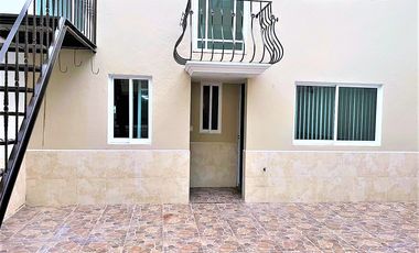 Céntrica, Amplia casa con Excelentes acabados para oficinas