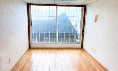 Céntrica, Amplia casa con Excelentes acabados para oficinas