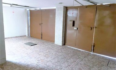 Céntrica, Amplia casa con Excelentes acabados para oficinas
