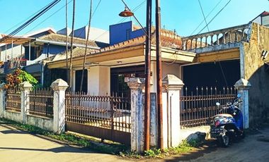 Di Sewakan Rumah 3 Kamar Posisi HOEK di Jl. Sawah Kurung, Bandung