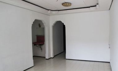 Di Sewakan Rumah 3 Kamar Posisi HOEK di Jl. Sawah Kurung, Bandung