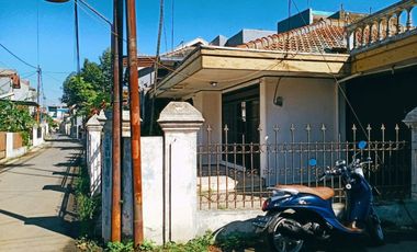 Di Sewakan Rumah 3 Kamar Posisi HOEK di Jl. Sawah Kurung, Bandung
