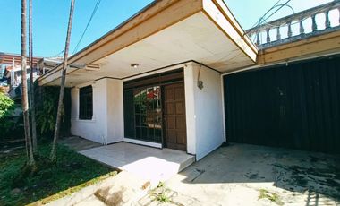 Di Sewakan Rumah 3 Kamar Posisi HOEK di Jl. Sawah Kurung, Bandung