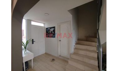 Bonito Triplex En Venta Residencial Manuel Scorza