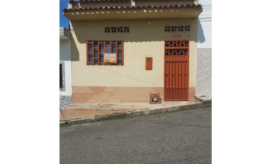 Vendo Casa Barrio Comuneros, en el municipio de San Vicente.