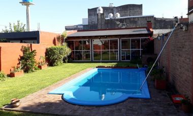 CASA 3 AMBIENTES  SOBRE LOTE 407 MTS