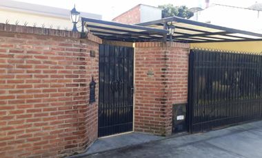 CASA 3 AMBIENTES  SOBRE LOTE 407 MTS