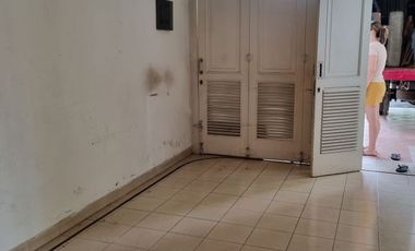 DISEWAKAN !! Rumah Bagus dan Rapih Siap Huni di Gading Kirana , Bisa Nego