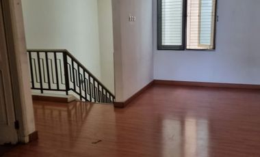 DISEWAKAN !! Rumah Bagus dan Rapih Siap Huni di Gading Kirana , Bisa Nego