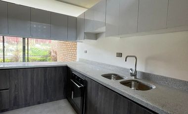 Vendo casa económica en Loja