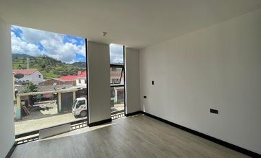 Vendo casa económica en Loja