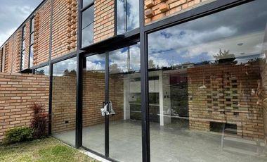 Vendo casa económica en Loja