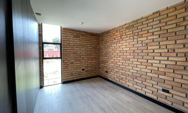 Vendo casa económica en Loja