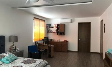HERMOSA  RESIDENCIA EN FRACCIONAMIENTO PRIVADO