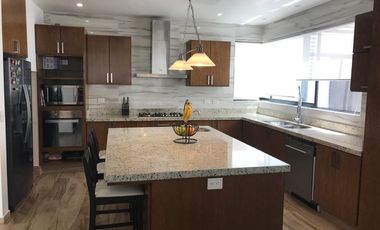 HERMOSA  RESIDENCIA EN FRACCIONAMIENTO PRIVADO
