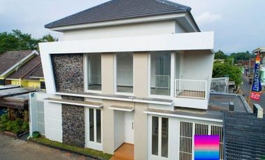Rumah Baru 2 Lantai Luas 101 di Exit Tol Pakis kota Malang