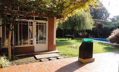 CASA DE 5 AMBIENTE CON PILETA